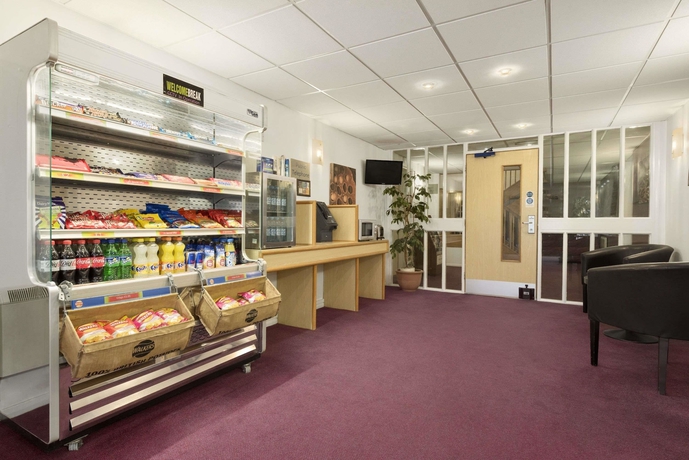 Imagen de los interiores del Hotel Days Inn By Wyndham Sedgemoor M5. Foto 19