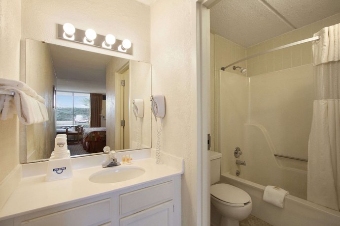 Imagen de la habitación del Hotel Days Inn By Wyndham Seneca / Clemson Area. Foto 9