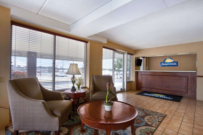 Imagen de los interiores del Hotel Days Inn By Wyndham Seneca / Clemson Area. Foto 11