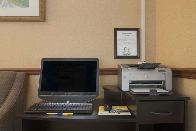 Imagen de los interiores del Hotel Days Inn By Wyndham Seneca / Clemson Area. Foto 13