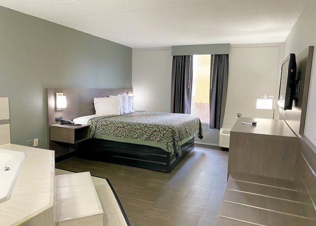 Imagen de la habitación del Hotel Days Inn By Wyndham Sharonville. Foto 9