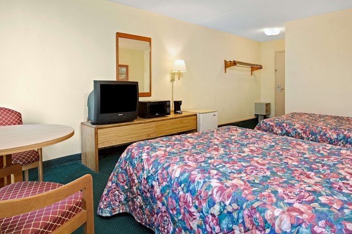 Imagen de la habitación del Hotel Days Inn By Wyndham Sharonville. Foto 12