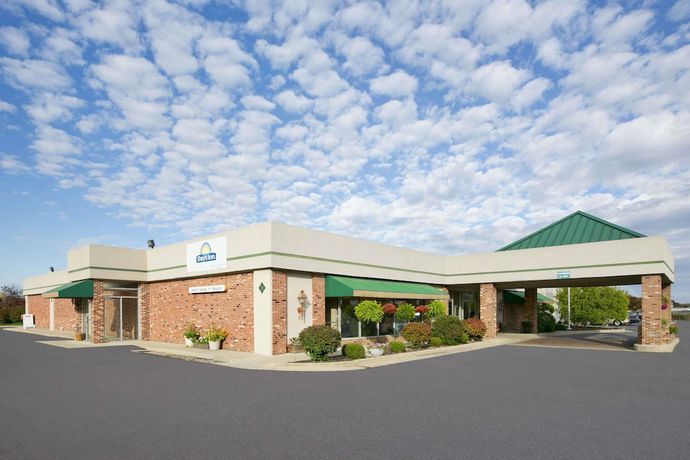 Imagen general del Hotel Days Inn By Wyndham Sidney Oh. Foto 1