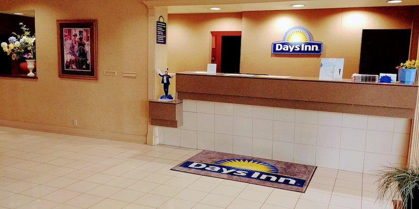 Imagen de los interiores del Hotel Days Inn By Wyndham Sidney Oh. Foto 11
