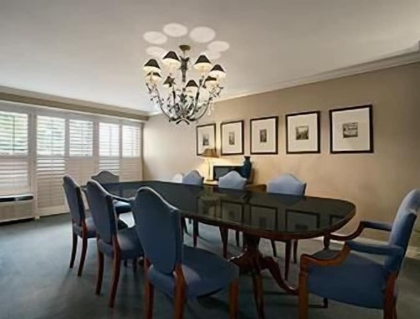 Imagen del bar/restaurante del Hotel Days Inn By Wyndham Sidney Oh. Foto 2
