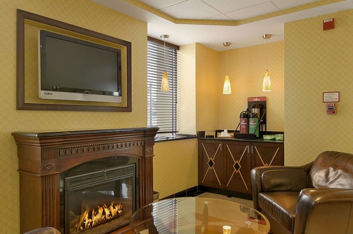 Imagen del bar/restaurante del Hotel Days Inn By Wyndham Silver Spring. Foto 3