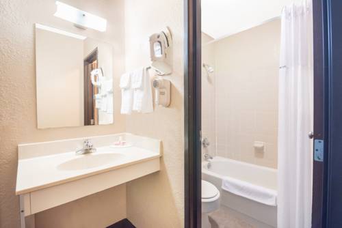 Imagen de la habitación del Hotel Days Inn By Wyndham Sioux Falls Airport. Foto 8