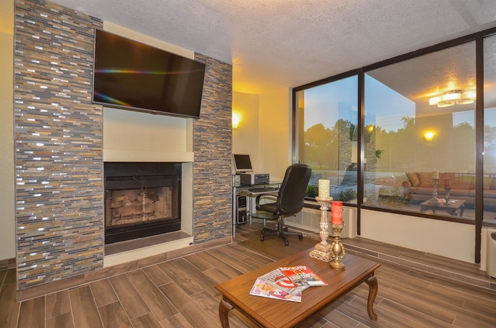 Imagen de los interiores del Hotel Days Inn By Wyndham Southern Hills/oru. Foto 19