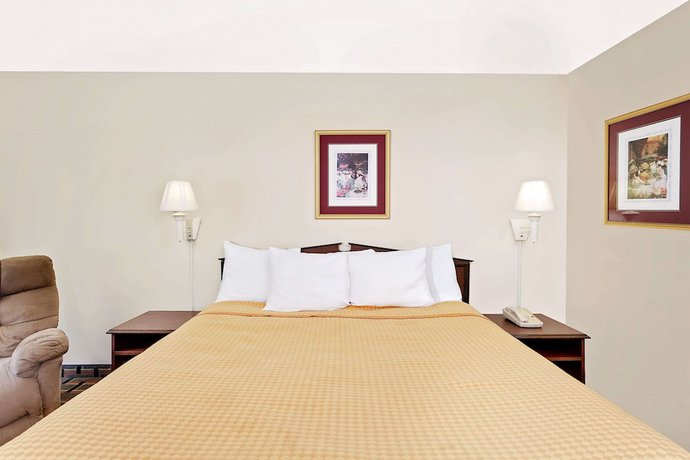 Imagen de la habitación del Hotel Days Inn By Wyndham Spartanburg. Foto 6