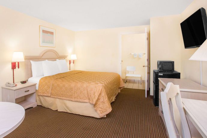 Imagen de la habitación del Hotel Days Inn By Wyndham Spartanburg Waccamaw. Foto 12