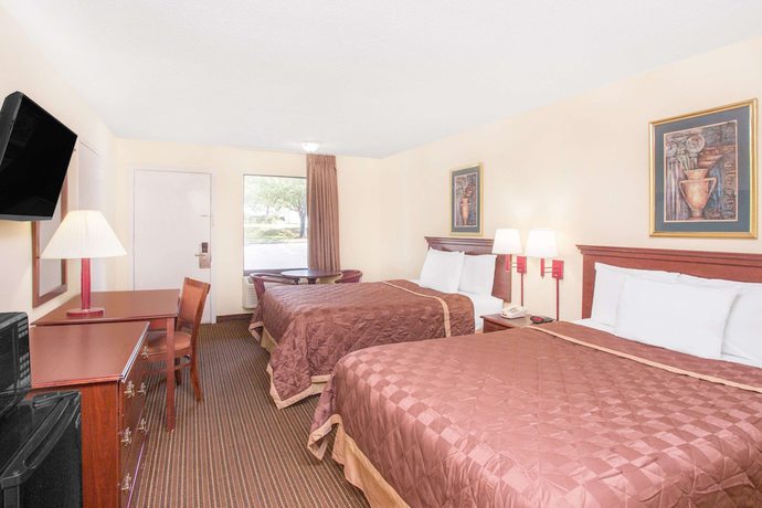 Imagen de la habitación del Hotel Days Inn By Wyndham Spartanburg Waccamaw. Foto 13