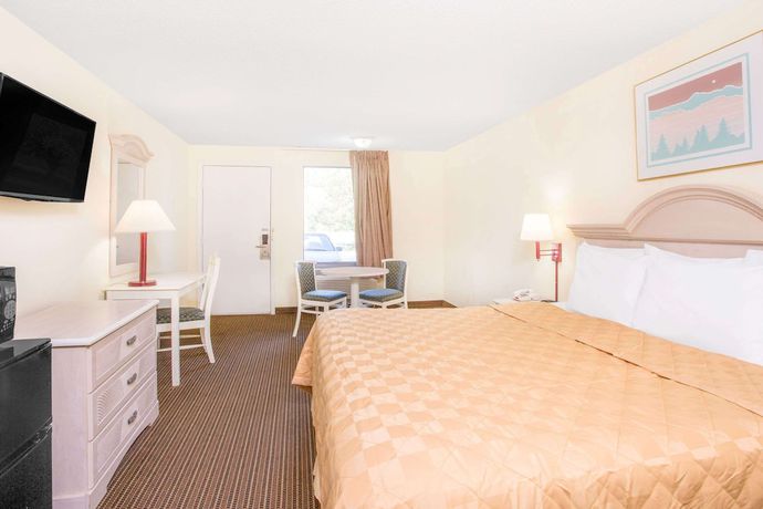 Imagen de la habitación del Hotel Days Inn By Wyndham Spartanburg Waccamaw. Foto 16