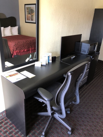 Imagen de la habitación del Hotel Days Inn By Wyndham St. Petersburg Central. Foto 14