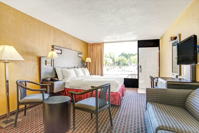 Imagen de la habitación del Hotel Days Inn By Wyndham St. Petersburg Central. Foto 16