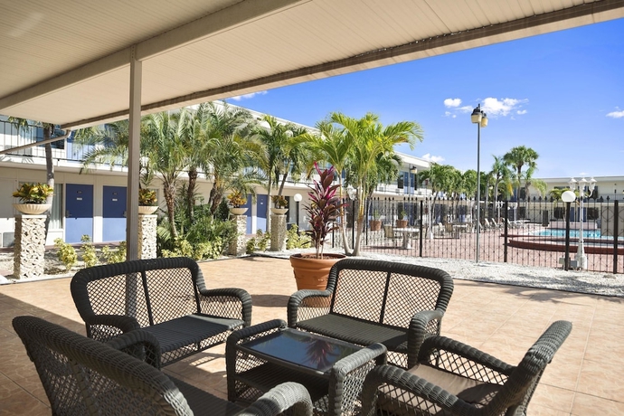 Imagen general del Hotel Days Inn By Wyndham St. Petersburg Tampa Bay Area. Foto 2