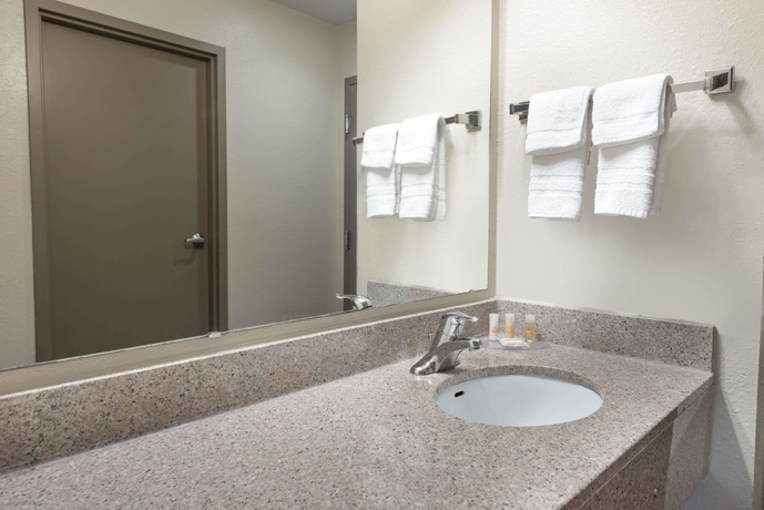 Imagen de la habitación del Hotel Days Inn By Wyndham St Peters/st Charles. Foto 9