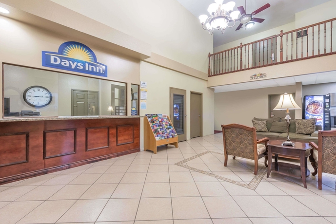 Imagen de los interiores del Hotel Days Inn By Wyndham St Peters/st Charles. Foto 15