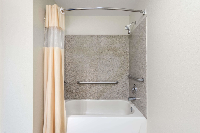 Imagen de la habitación del Hotel Days Inn By Wyndham St Peters/st Charles. Foto 14