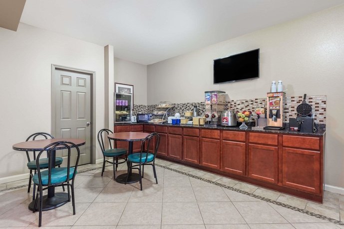 Imagen del bar/restaurante del Hotel Days Inn By Wyndham St Peters/st Charles. Foto 2
