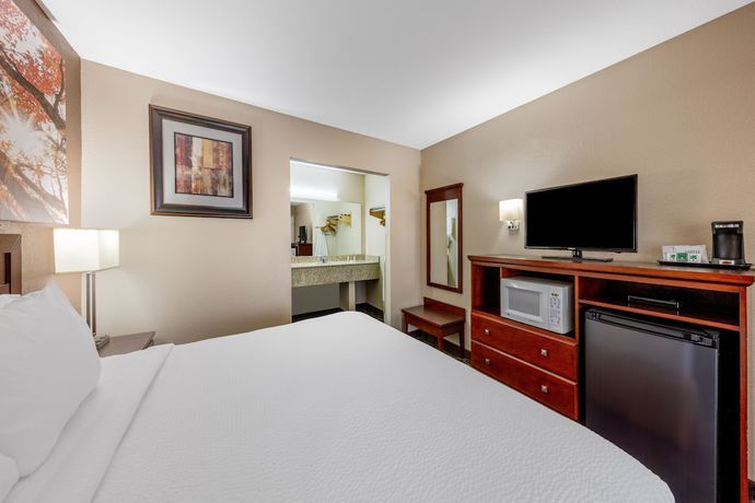 Imagen de la habitación del Hotel Days Inn By Wyndham St. Robert Waynesville/ft. Leonard Wood. Foto 14
