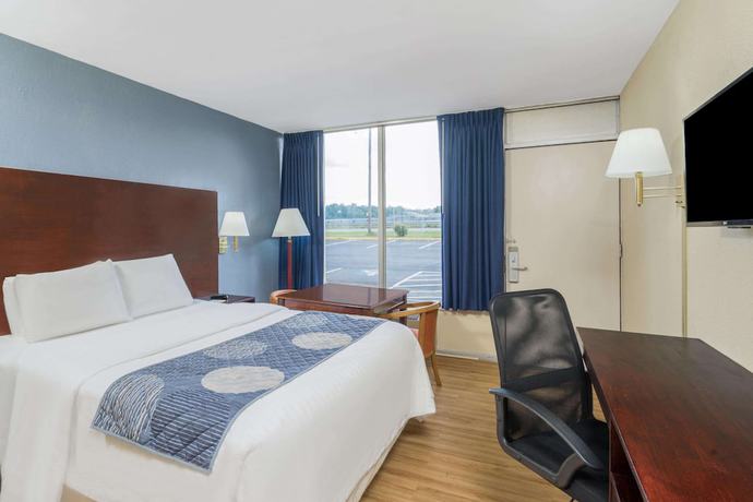 Imagen general del Hotel Days Inn By Wyndham Statesville. Foto 1