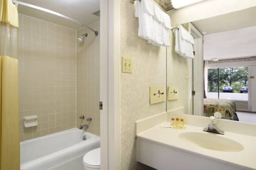 Imagen de la habitación del Hotel Days Inn By Wyndham Staunton. Foto 4