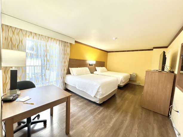 Imagen de la habitación del Hotel Days Inn By Wyndham Suites Fredericksburg. Foto 9