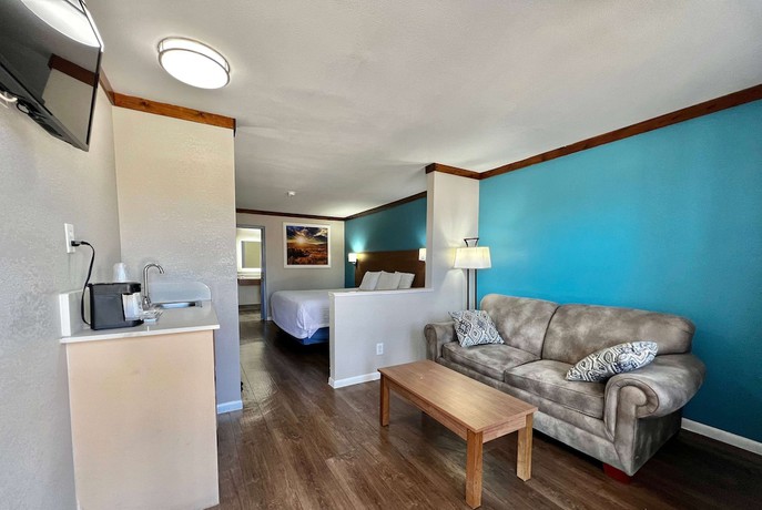 Imagen de la habitación del Hotel Days Inn By Wyndham Suites Fredericksburg. Foto 10