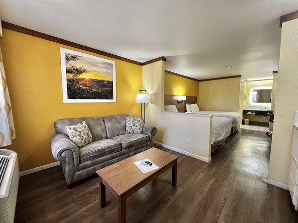 Imagen de la habitación del Hotel Days Inn By Wyndham Suites Fredericksburg. Foto 13