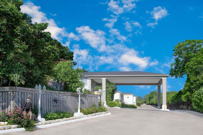 Imagen general del Hotel Days Inn By Wyndham Suites Fredericksburg. Foto 1