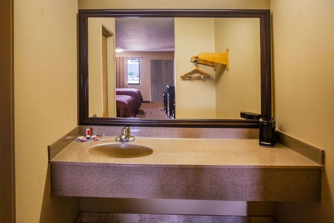 Imagen de la habitación del Hotel Days Inn By Wyndham Sulphur La. Foto 17