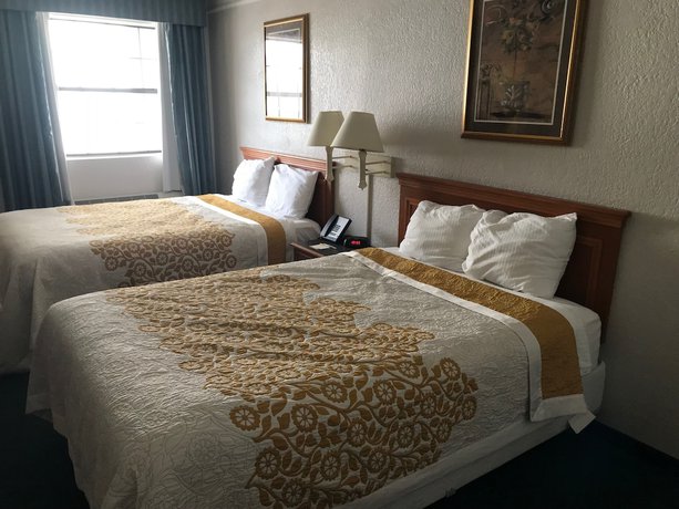 Imagen de la habitación del Hotel Days Inn By Wyndham Sulphur West. Foto 6