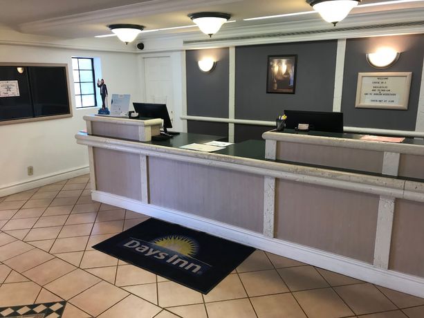 Imagen de los interiores del Hotel Days Inn By Wyndham Sulphur West. Foto 17