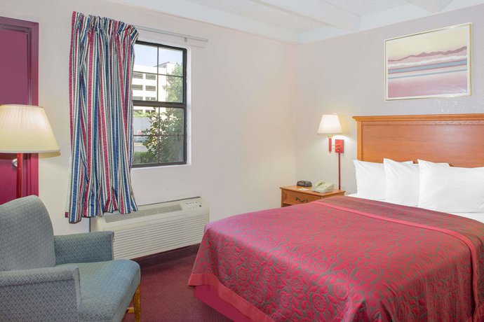 Imagen de la habitación del Hotel Days Inn By Wyndham Tallahassee University Center. Foto 5