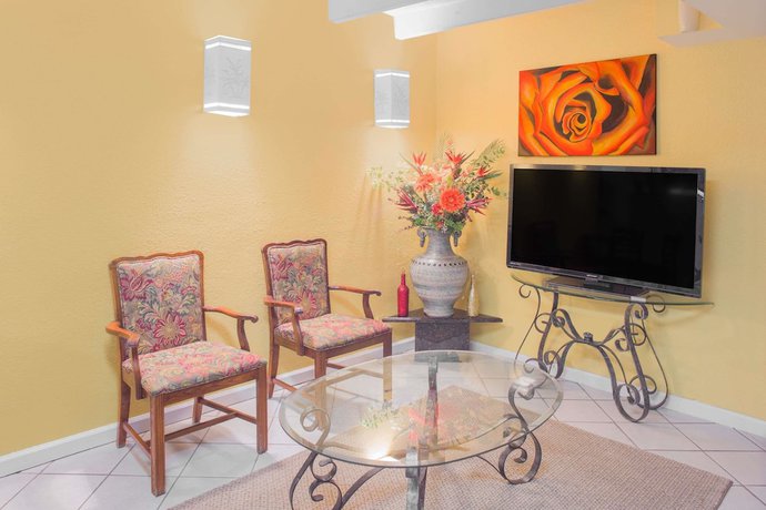 Imagen de los interiores del Hotel Days Inn By Wyndham Tallahassee University Center. Foto 15