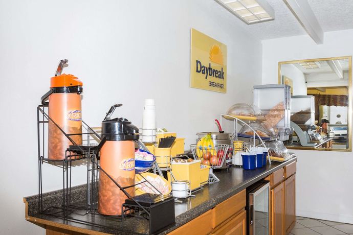 Imagen del bar/restaurante del Hotel Days Inn By Wyndham Tallahassee University Center. Foto 3