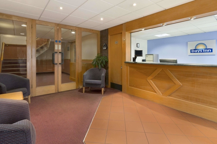 Imagen de los interiores del Hotel Days Inn By Wyndham Taunton. Foto 17
