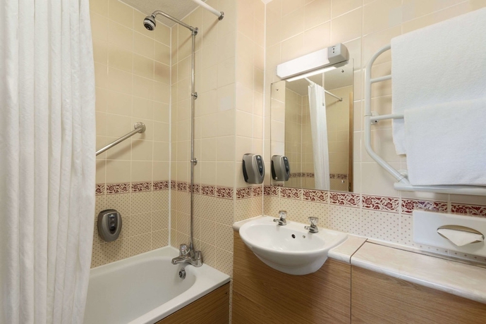 Imagen de la habitación del Hotel Days Inn By Wyndham Tewkesbury Strensham. Foto 10