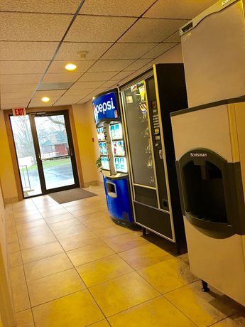 Imagen de los interiores del Hotel Days Inn By Wyndham Tiffin. Foto 12