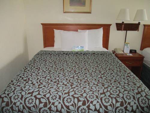 Imagen de la habitación del Hotel Days Inn By Wyndham Titusville Kennedy Space Center. Foto 5