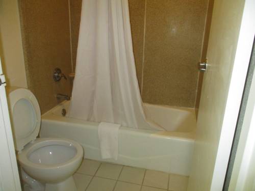 Imagen de la habitación del Hotel Days Inn By Wyndham Titusville Kennedy Space Center. Foto 7