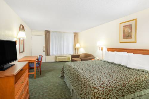 Imagen de la habitación del Hotel Days Inn By Wyndham Titusville Kennedy Space Center. Foto 9