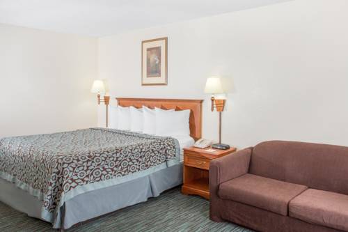 Imagen de la habitación del Hotel Days Inn By Wyndham Titusville Kennedy Space Center. Foto 15