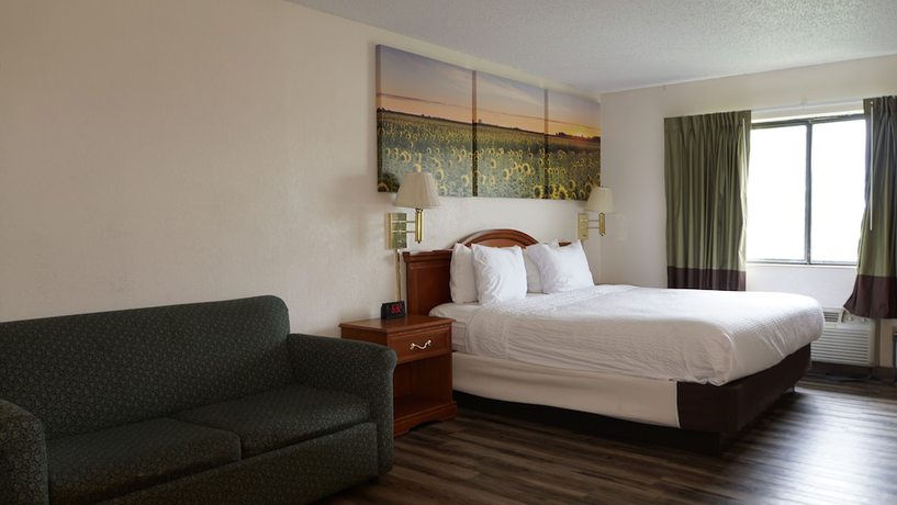 Imagen de la habitación del Hotel Days Inn By Wyndham Topeka. Foto 11