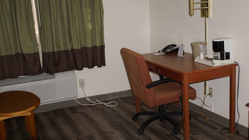 Imagen de la habitación del Hotel Days Inn By Wyndham Topeka. Foto 15
