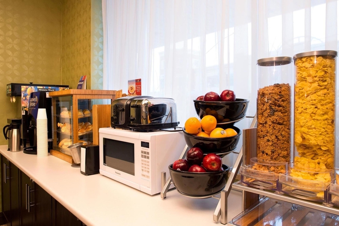 Imagen del bar/restaurante del Hotel Days Inn By Wyndham Toronto East Beaches. Foto 3