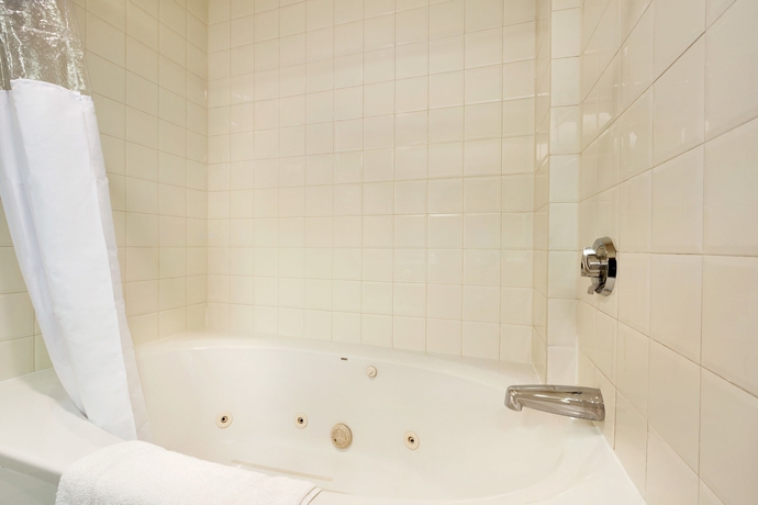 Imagen de la habitación del Hotel Days Inn By Wyndham Toronto East Beaches. Foto 8