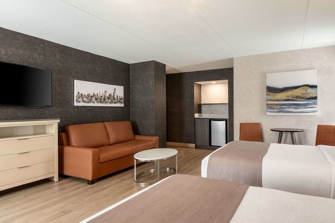 Imagen de la habitación del Hotel Days Inn By Wyndham Toronto West Mississauga. Foto 3