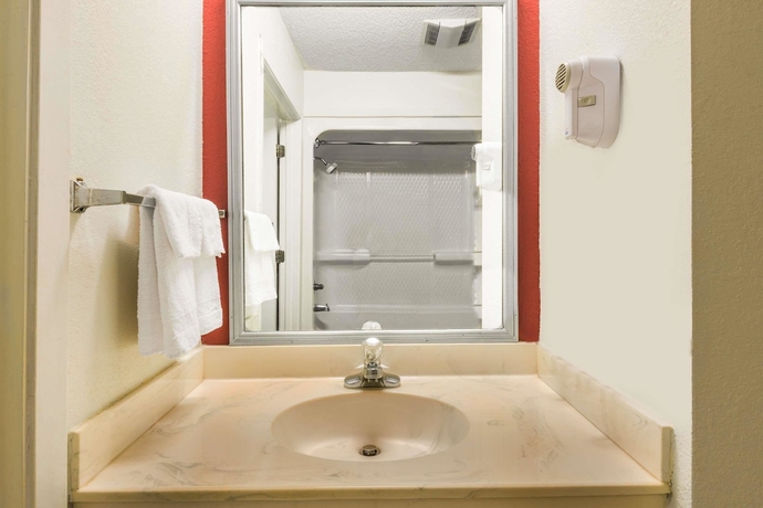 Imagen de la habitación del Hotel Days Inn By Wyndham Troy. Foto 9