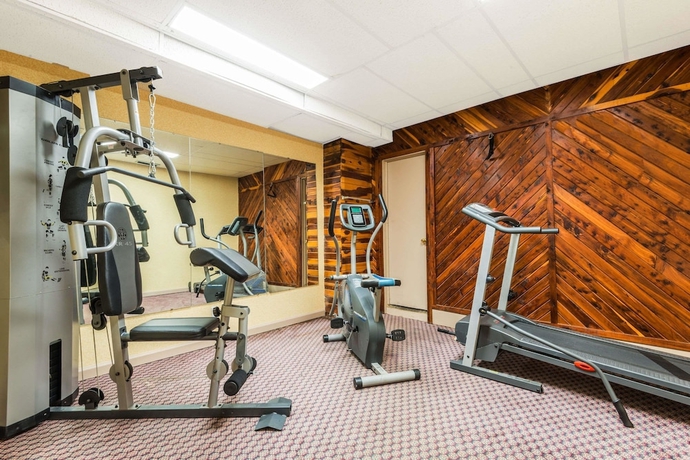 Imagen de los interiores del Hotel Days Inn By Wyndham Troy. Foto 13
